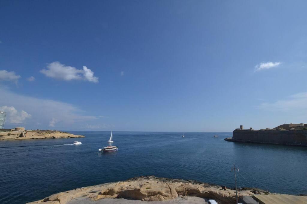 Vallettadreamsuites Groud Floor Shared Sea View Rooof Terrace 외부 사진